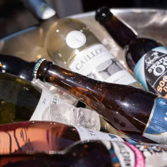 borrel Op zoek naar een geschikt restaurant voor je borrel of gewoon even op het terras zitten? Welkom bij de Eetvilla in Soest voor een heerlijk borrel moment.
